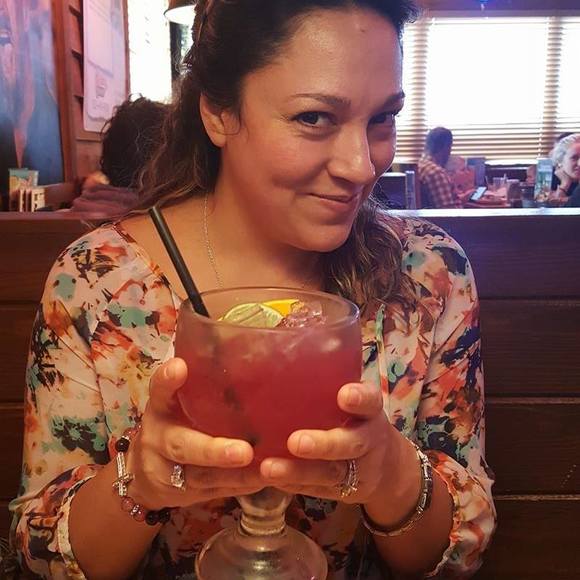 Meet your Posher, Rena - Picture 1 of 1